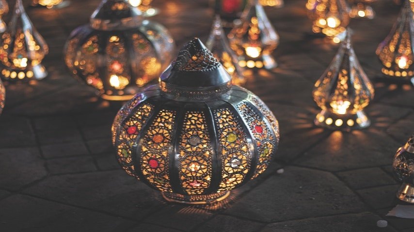 image showing arabic mosaic lanterns, GoLocalise, World Arabic Language Day