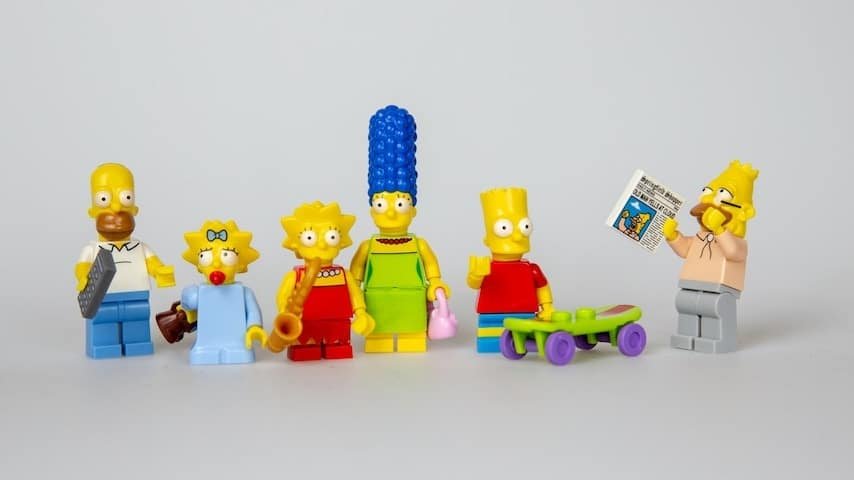 The Simpsons voice actors. Photo of Lego figures of The Simpsons Photo. Unsplash License https://unsplash.com/photos/27rOcTnALRk