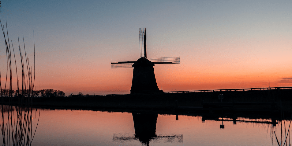 Image of a windmill to illustrate GoLocalise's article on Dutch subtitles, Dutch translation, Dutch captions and Dutch voice over.
